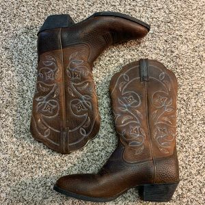 Ariat Womens 7.5B(medium width)Heritage Western Brown Boot with Blue Stitching